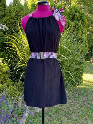 👗Tip na outfit 👗 Pojďme se podívat, jak prokouknou madeirové šaty, když je doplníme páskem, ideálně sladěným s mašlí na...